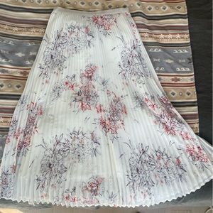 Floral babaton midi skirt size medium